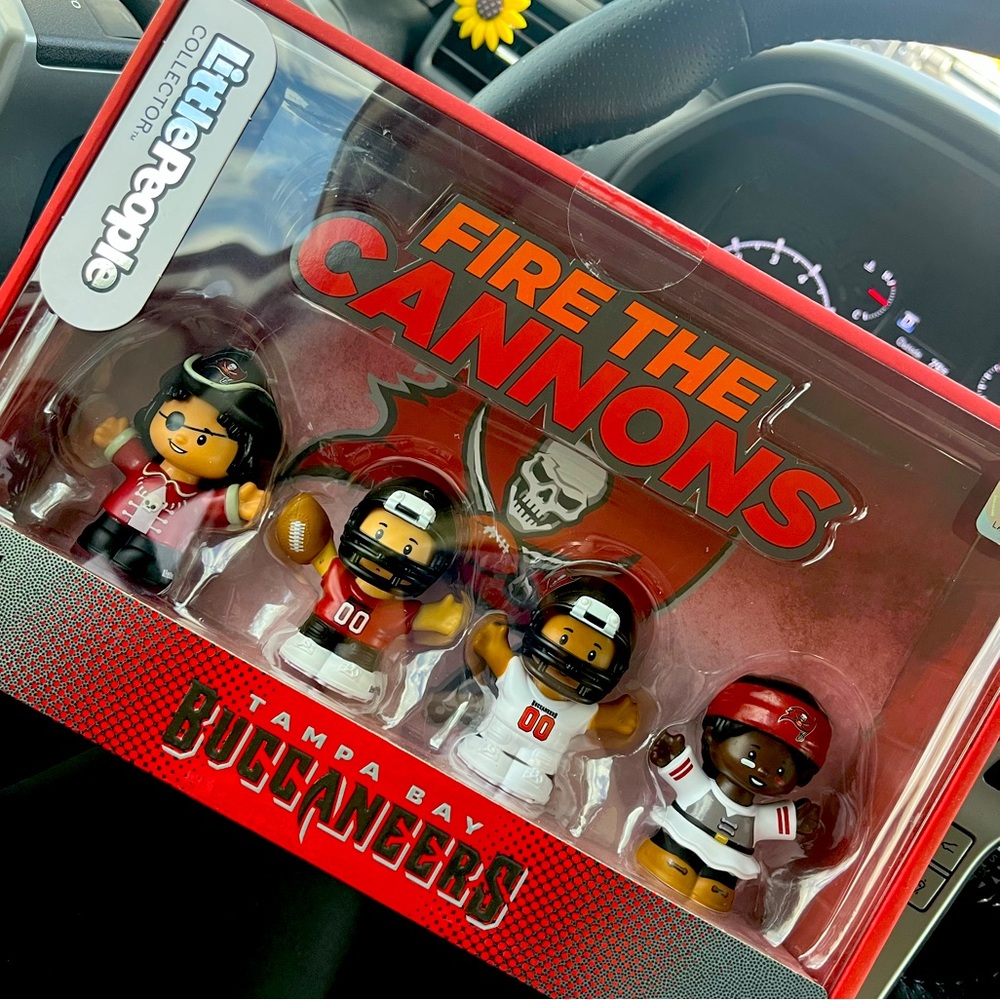 Tampa bay buccaneers little people